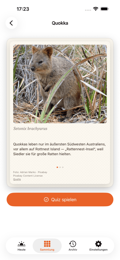 Die Rückseite: Foto, drei Fakten, wissenschaftlicher Name, Bildnachweis.
